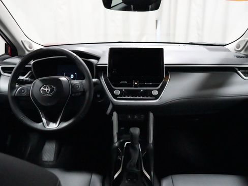 Used 2025 Toyota Corolla Cross XLE w/ Convenience Package AWD/4WD image 8