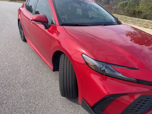 Used 2025 Toyota Camry SE w/ Multimedia Upgrade Package image 7