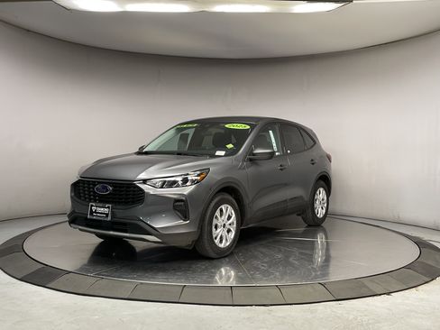 Used 2025 Ford Escape Active image 3