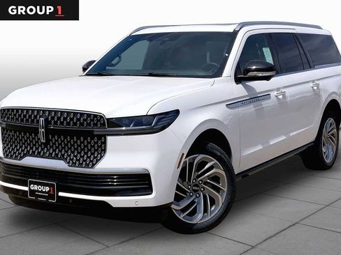 New 2026 Lincoln Navigator L Reserve AWD/4WD image 1