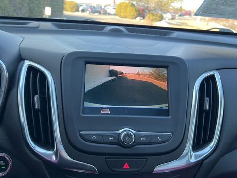 Used 2021 Chevrolet Equinox LT image 20