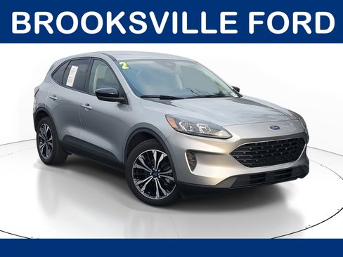 Used 2022 Ford Escape SE w/ SE Sport Appearance Package image 1