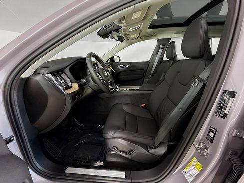 Certified 2026 Volvo XC60 B5 Plus w/ Climate Package PRO AWD/4WD image 21