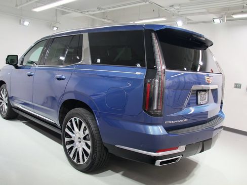 Used 2026 Cadillac Escalade Platinum Luxury AWD/4WD image 16