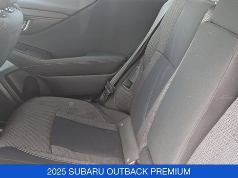 Used 2025 Subaru Outback Premium AWD/4WD image 16