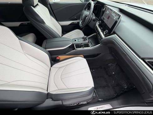 Certified 2026 Lexus TX 500h AWD w/ Technology Package image 13