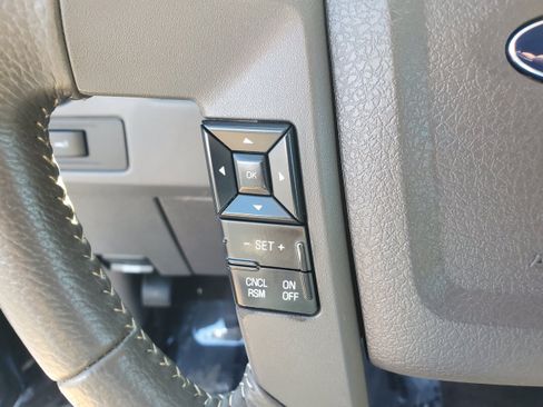 Used 2014 Ford F150 XLT w/ Equipment Group 302A Luxury AWD/4WD image 16