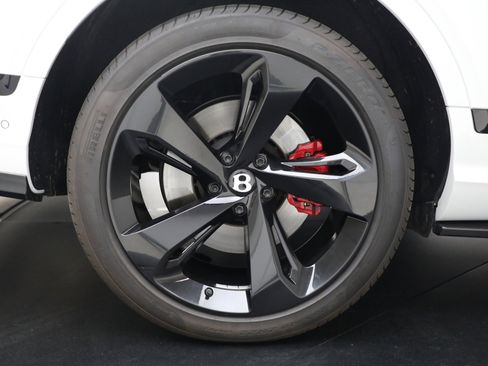 New 2025 Bentley Bentayga Extended Wheelbase image 11