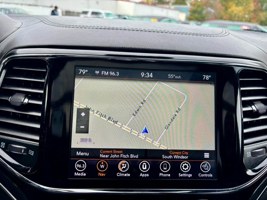 Used 2020 Jeep Grand Cherokee Overland AWD/4WD image 19