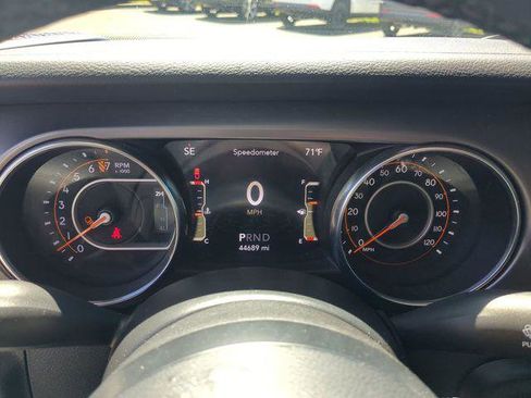 Certified 2021 Jeep Gladiator Sport AWD/4WD image 10