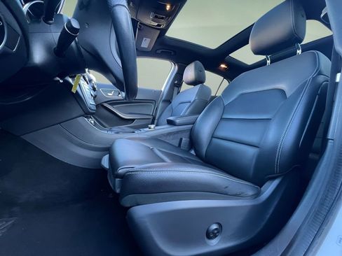 Used 2019 Mercedes-Benz GLA 250 4MATIC image 10