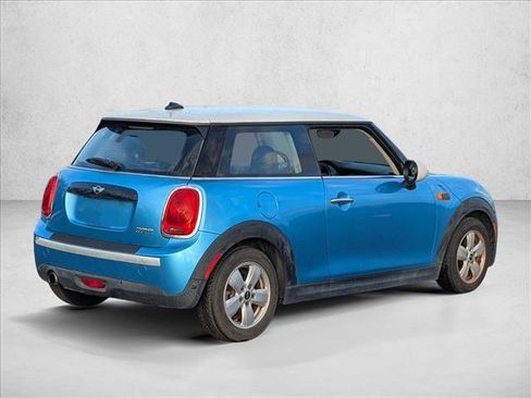 Used 2017 MINI Cooper 2-Door Hardtop image 5