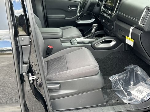 New 2025 Nissan Frontier SV w/ SV Convenience Package image 13