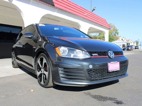 Used 2015 Volkswagen GTI S image 9
