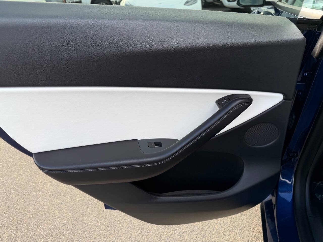 Used 2021 Tesla Model Y Long Range AWD/4WD image 31