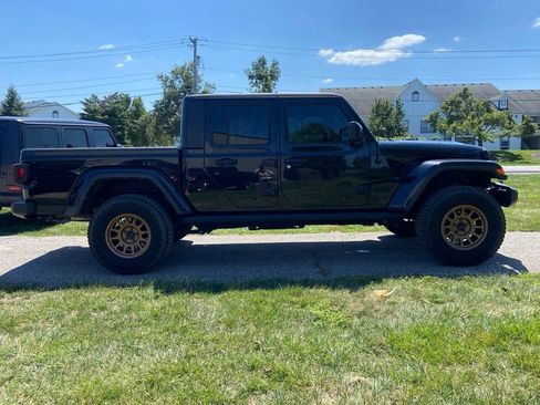 Used 2023 Jeep Gladiator Sport AWD/4WD image 6
