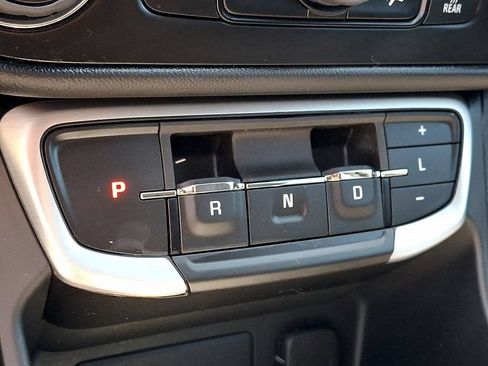 Used 2023 GMC Terrain SLE w/ Driver Convenience Package AWD/4WD image 16