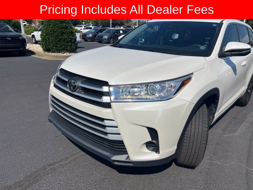 Used 2017 Toyota Highlander LE FWD image 4