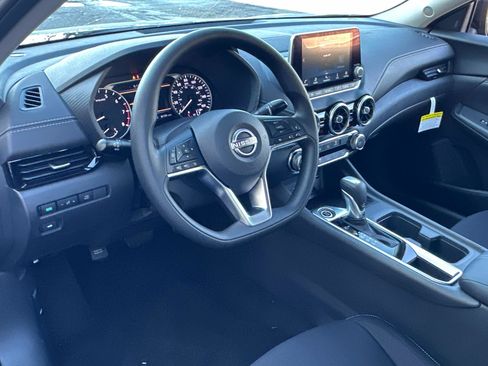 New 2025 Nissan Sentra SV image 31