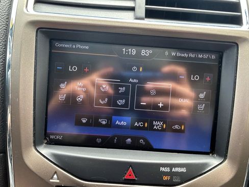 Used 2013 Lincoln MKX AWD image 25