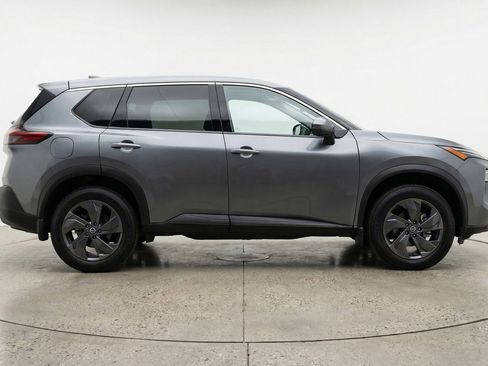 Used 2025 Nissan Rogue SV FWD image 8