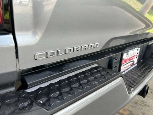 Used 2024 Chevrolet Colorado LT RWD image 18