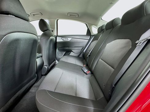 Used 2023 Kia Forte LXS w/ LXS Technology Package FWD image 8