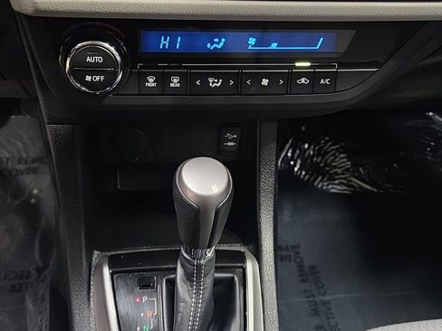 Used 2015 Toyota Corolla LE image 20