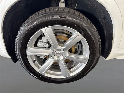 Used 2022 Volvo XC90 T5 Momentum AWD/4WD image 24