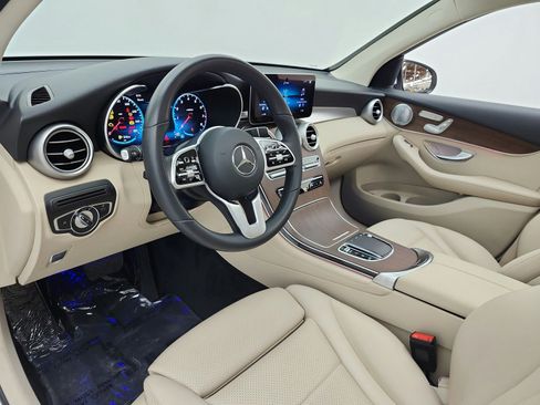 Used 2021 Mercedes-Benz GLC 300 image 12