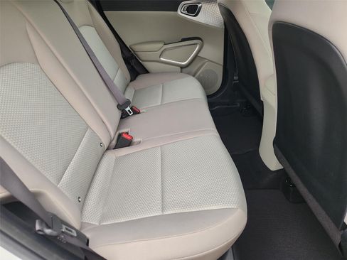 Used 2023 Kia Soul LX w/ LX Technology Package FWD image 23