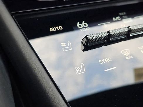 Used 2025 Porsche Cayenne S image 25