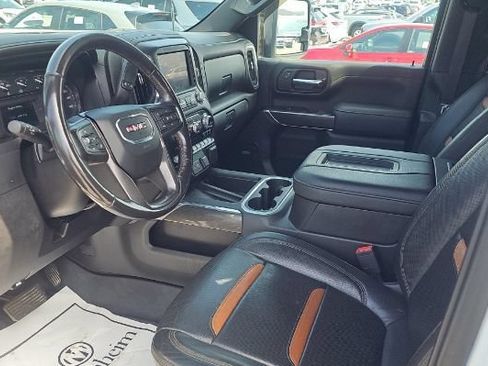 Used 2021 GMC Sierra 2500 AT4 w/ AT4 Preferred Package AWD/4WD image 3