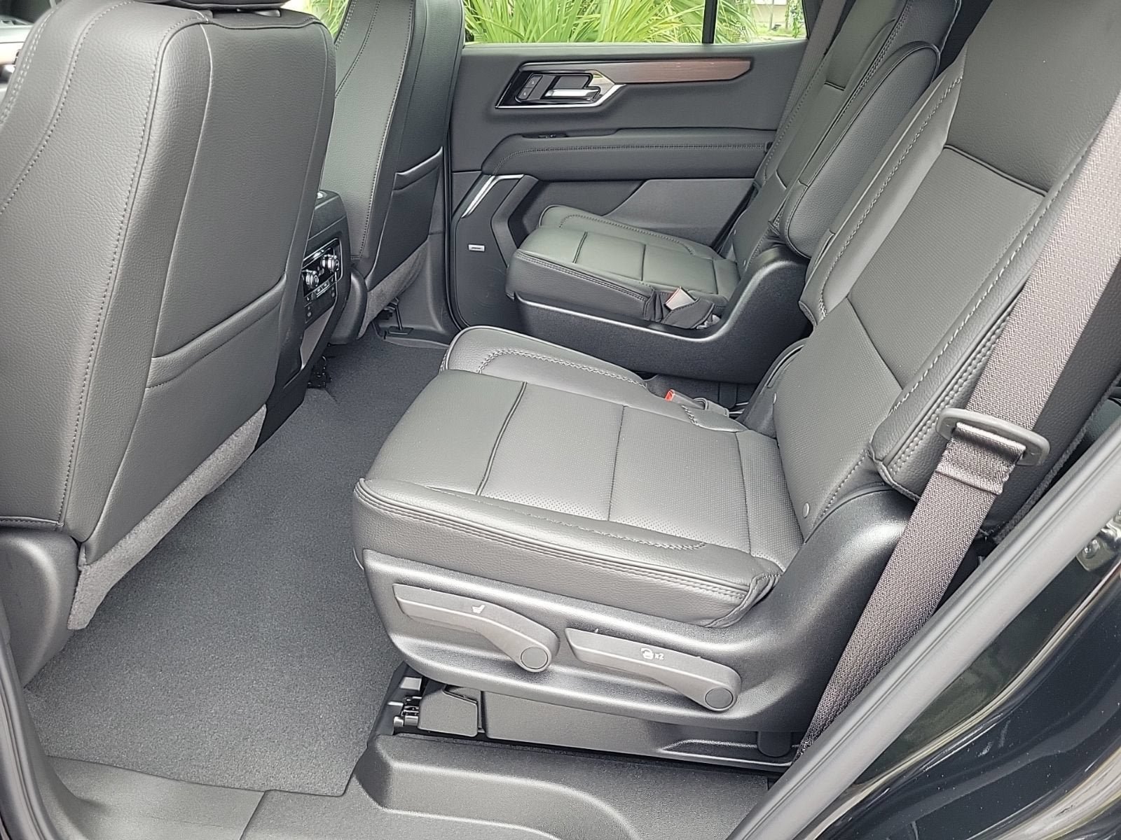 New 2026 GMC Yukon Denali RWD image 12