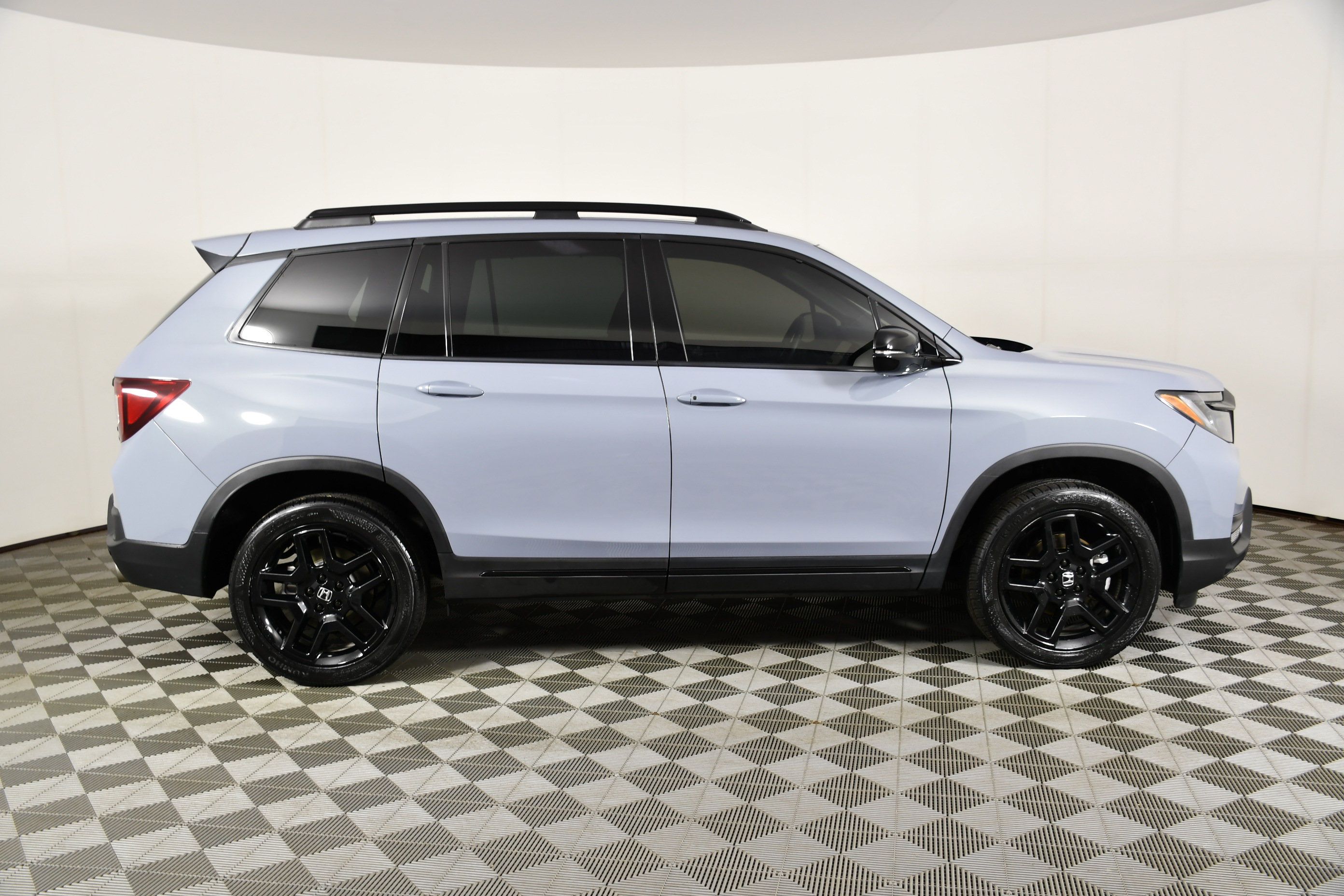 Used 2024 Honda Passport Black Edition image 5