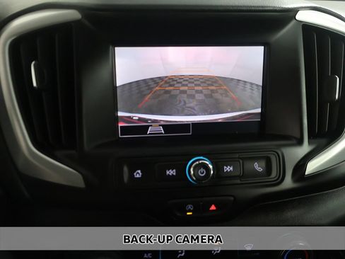 Used 2024 GMC Terrain SLE AWD/4WD image 3