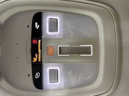 Used 2025 Volvo V60 B5 Cross Country Plus image 25