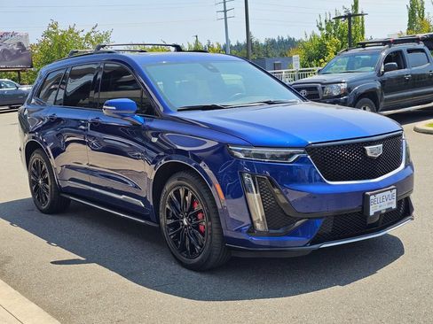 Used 2023 Cadillac XT6 Sport w/ Platinum Package AWD/4WD image 7