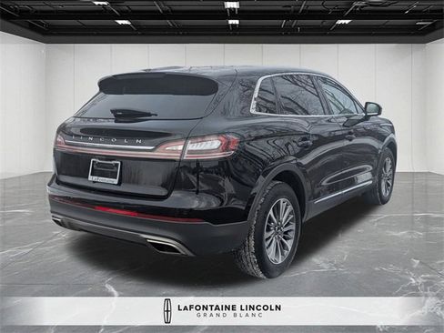 Used 2023 Lincoln Nautilus AWD image 5