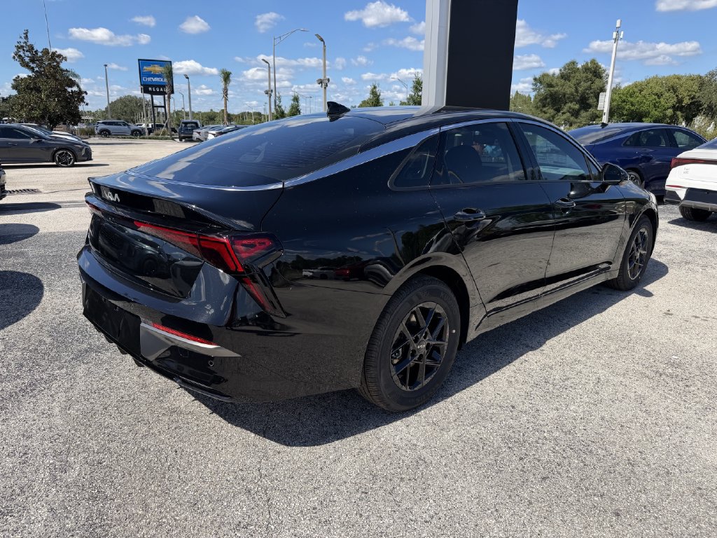 New 2027 Kia K5 LXS FWD image 4