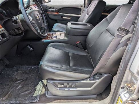 Used 2013 Chevrolet Suburban LTZ RWD image 14