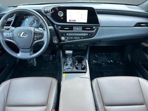 Used 2025 Lexus ES 300h w/ Premium Package FWD image 16