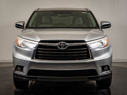 Used 2015 Toyota Highlander Limited image 2
