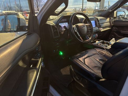 Used 2021 Ford Expedition Limited image 8