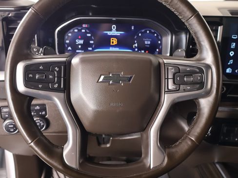Used 2024 Chevrolet Silverado 1500 LT Trail Boss w/ Convenience Package II AWD/4WD image 3