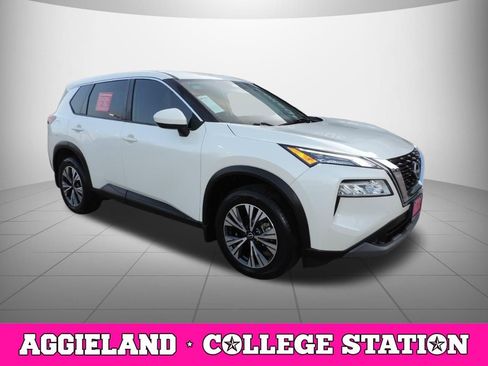 Used 2023 Nissan Rogue SV FWD image 3