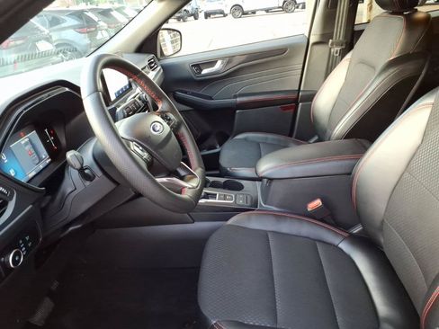 Certified 2025 Ford Escape ST-Line Select AWD/4WD image 10