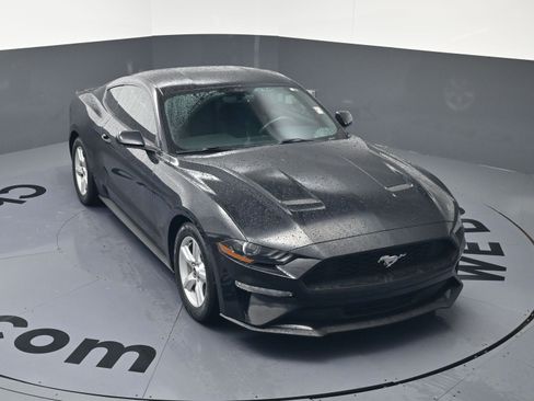 Used 2018 Ford Mustang Coupe image 28