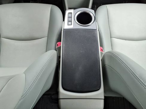 Used 2012 Toyota Prius V Five FWD image 23