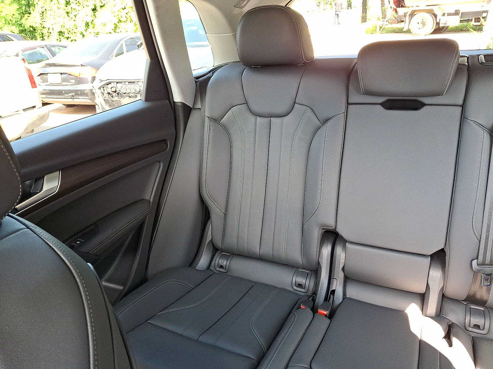 Certified 2024 Audi Q5 e Premium Plus w/ Premium Plus Package AWD/4WD image 12